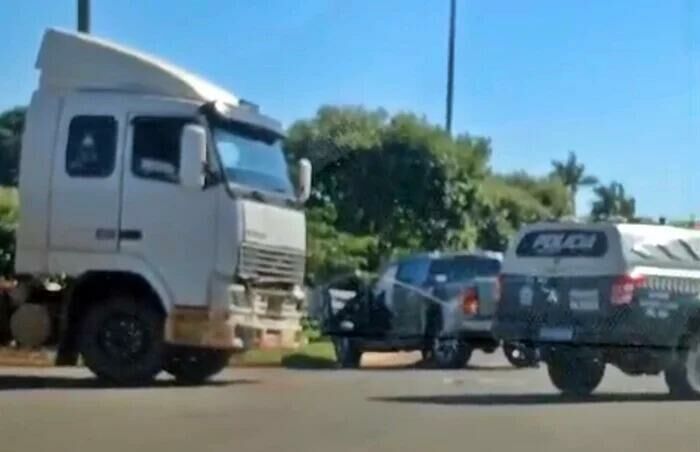 Imagem de compartilhamento para o artigo Caminhonete é atingida por cavalo mecânico em cruzamento de São Gabriel do Oeste da MS Todo dia